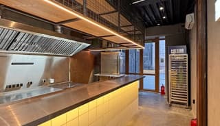 Продажа помещения свободного назначения 119 м², ул. Рождественка, 6/9/20с1, фото 1