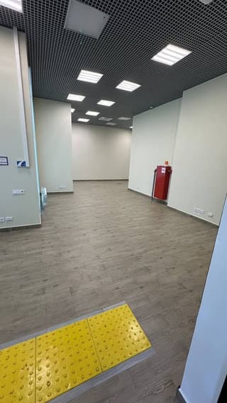 Продажа помещения свободного назначения 138,4 м², ул. Нарвская, 5, фото 1