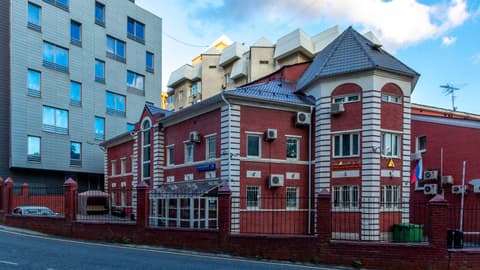 Отдельно стоящее здание, Большой Полуярославский пер., 10к2, фото 2