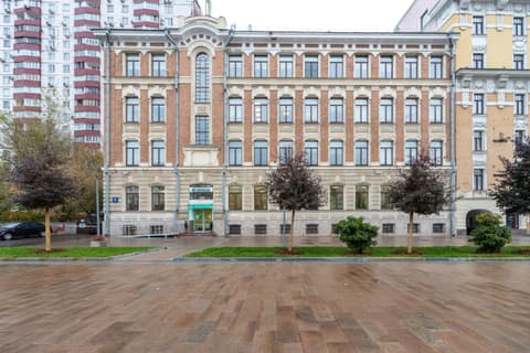 Отдельно стоящее здание, Смоленский б-р, 4, фото 1