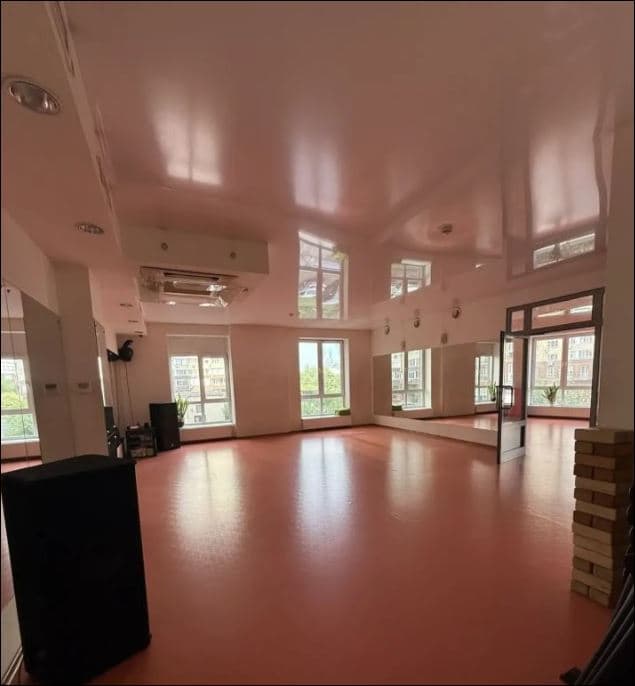 Аренда помещения свободного назначения 527,3 м², ул. Покрышкина, 8к1