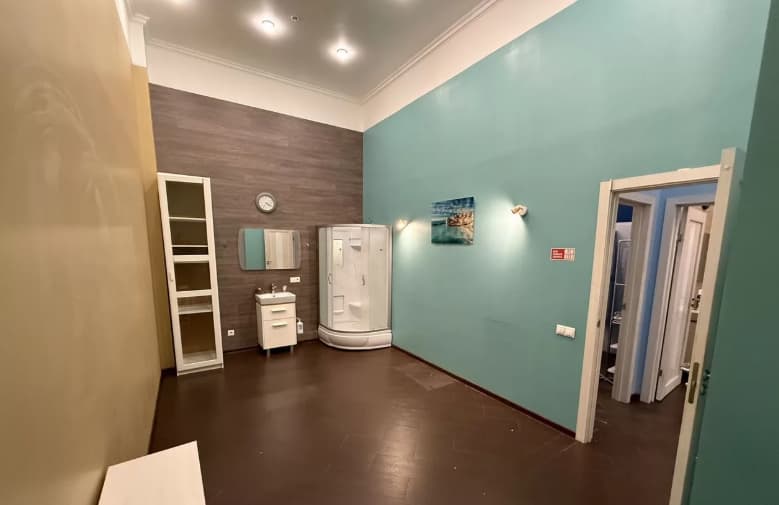 Аренда помещения свободного назначения 93,8 м², ул. Поляны, 8