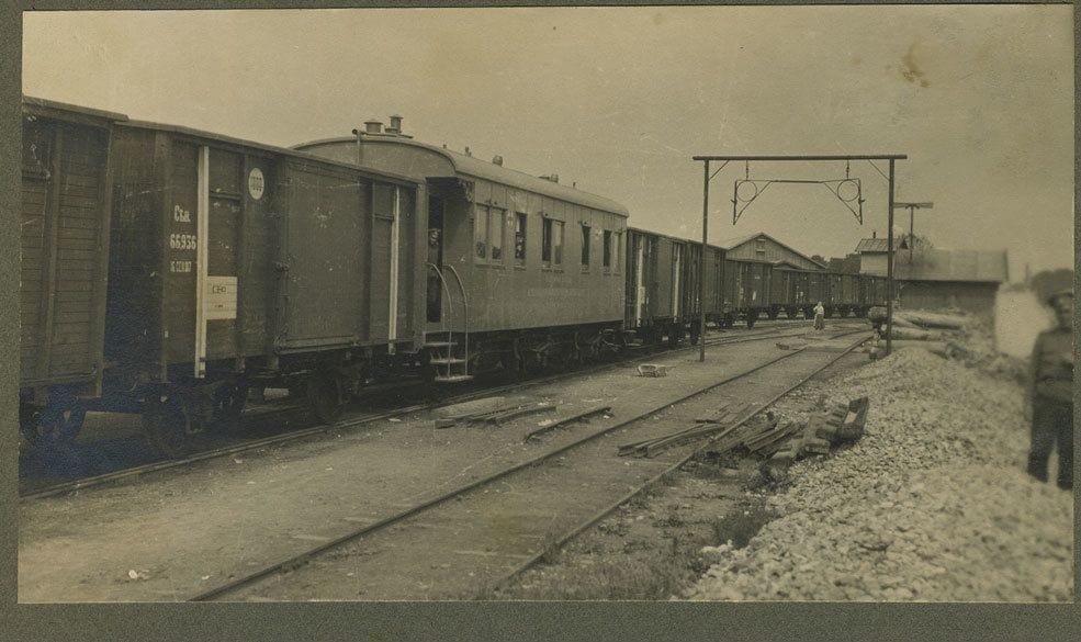 Тот же состав на путях станции Бескудниково. Фото Е. В. Шервинского. 1915