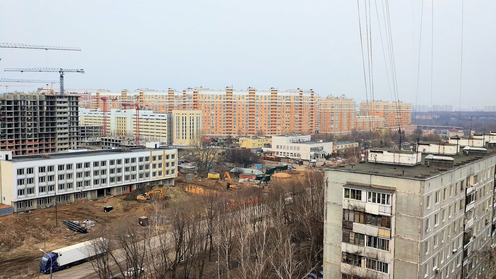 Стройка жилого микрорайона «Царицыно» на месте комбината хлебопродуктов. апрель 2016