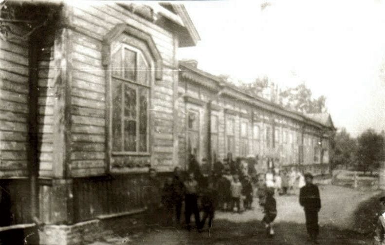 Школа первой ступени в посёлке Бирюлёво во второй половине 1920-х годов. Автор неизвестен. 1925–1930