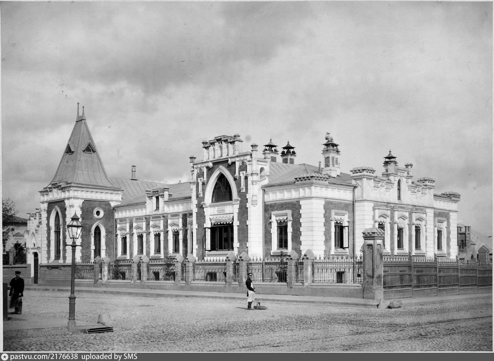 Дом А. А. Бахрушина на Лужнецкой улице, архитектор К. К. Гиппиус. Фото К. А. Фишера, собрание Театрального музея. 1898–1900-е