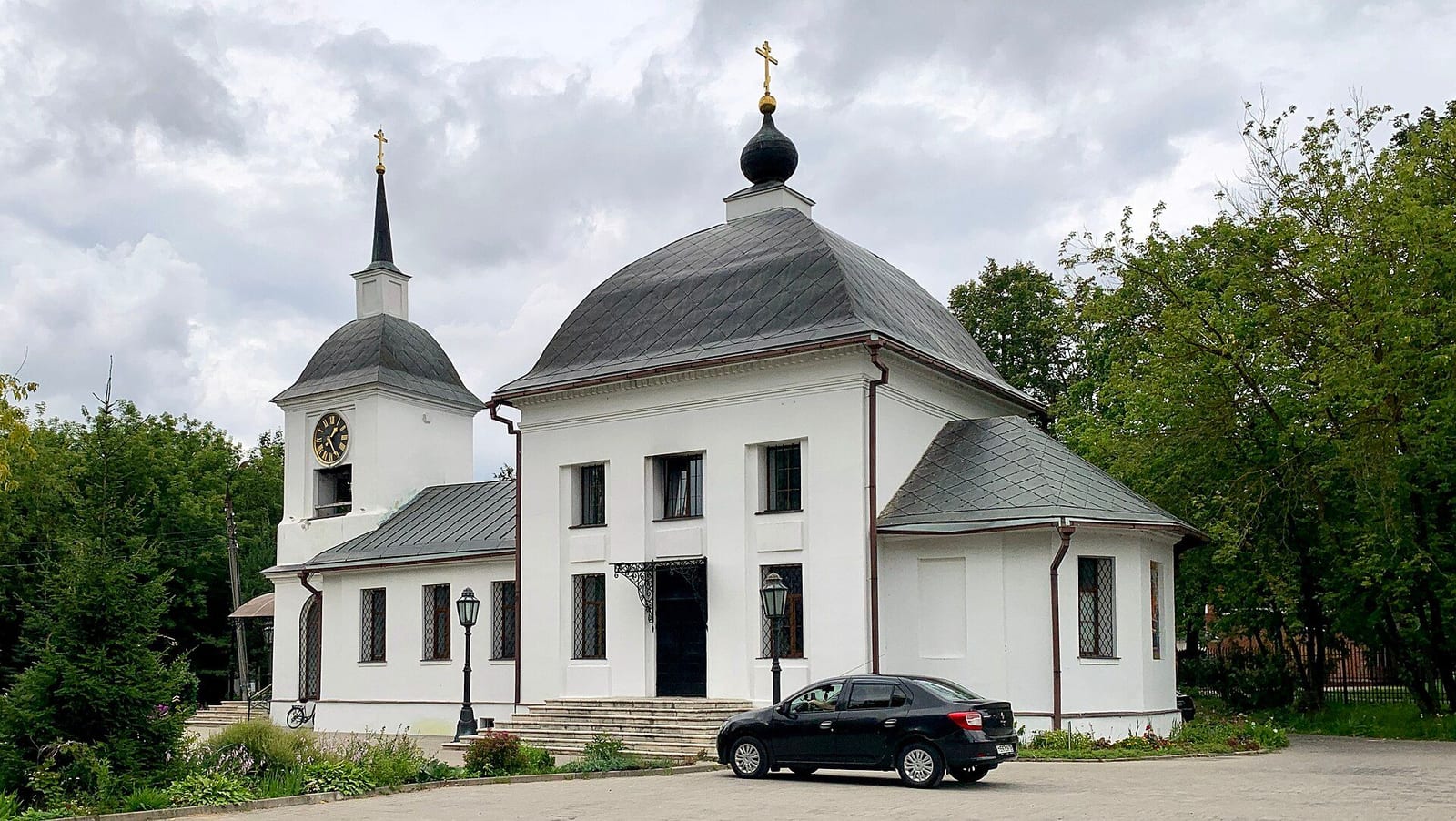 Успенская церковь в Александрово, которую Щапов отремонтировал первой. июль 2023