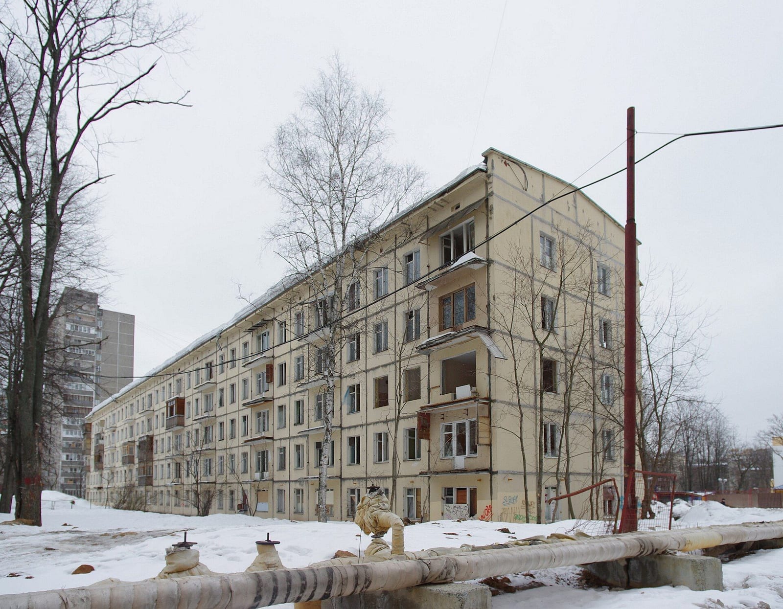 Пятиэтажка 1960-х годов на Молодогвардейской улице, 24, перед сносом. март 2013