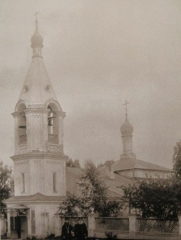 Колокольня Никольской церкви в Сабурово. Её верх сломали в середине 1941 года. 1935