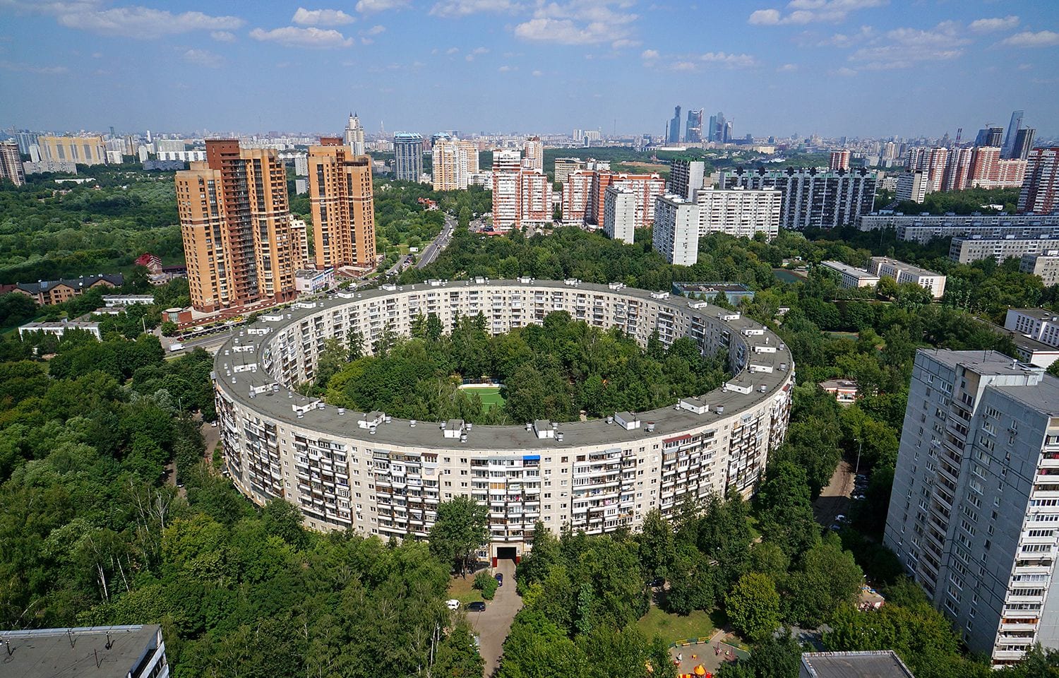 Круглый дом на Нежинской улице, 13, построенный в 1972–1974 годах по проекту Евгения Стамо и Александра Маркелова. 2014