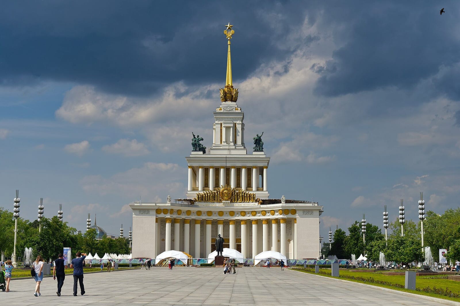 Центральный павильон ВДНХ, памятник федерального значения. 2019