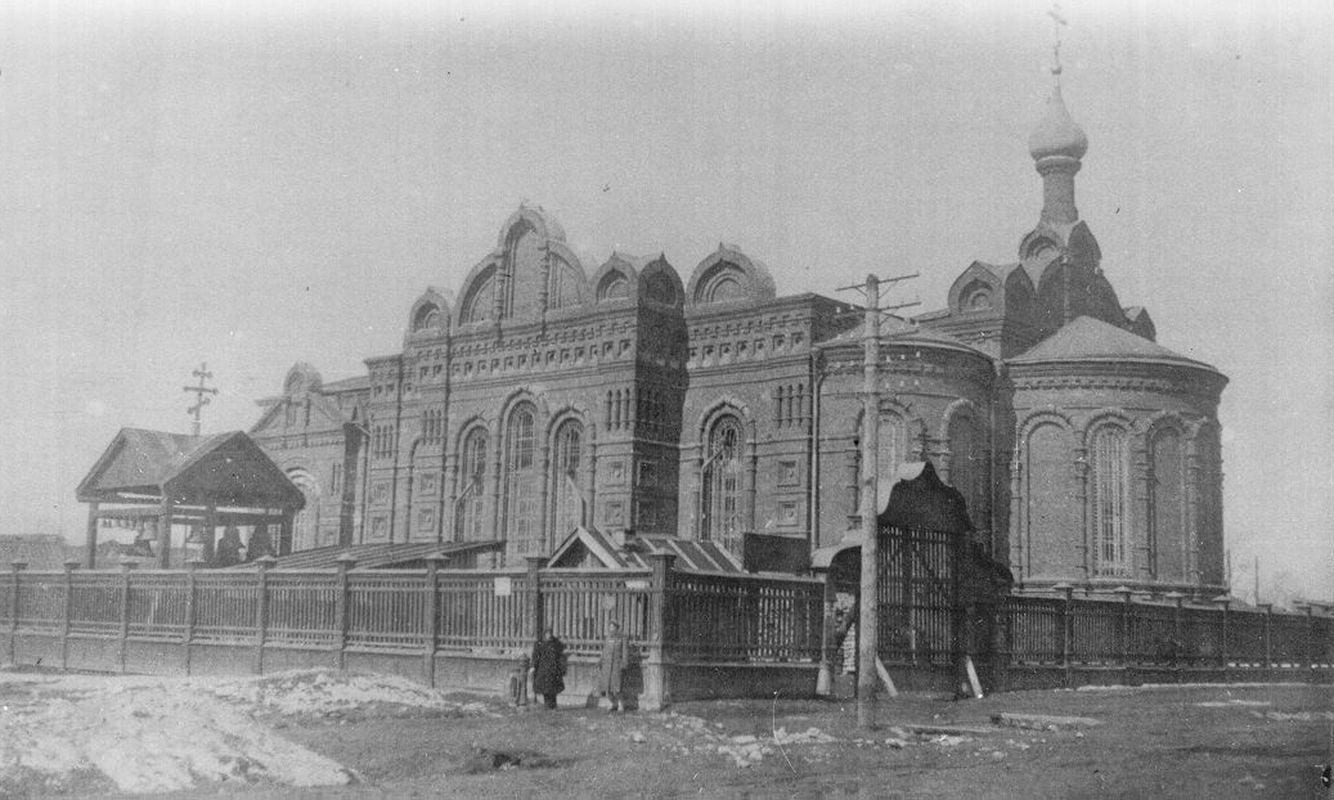Введенская церковь в Черкизове, которую в народе звали храмом «на платочках». Освящена в 1918 году, снесена в 1934-м. Архив ЦИГИ. 1913–1915