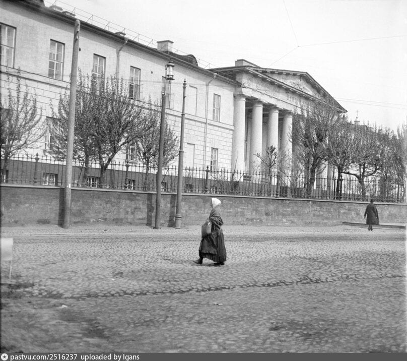 Кудринская площадь и Вдовий дом Жилярди. Фото А. А. Губарева, Государственный исторический музей. 13 апреля 1913